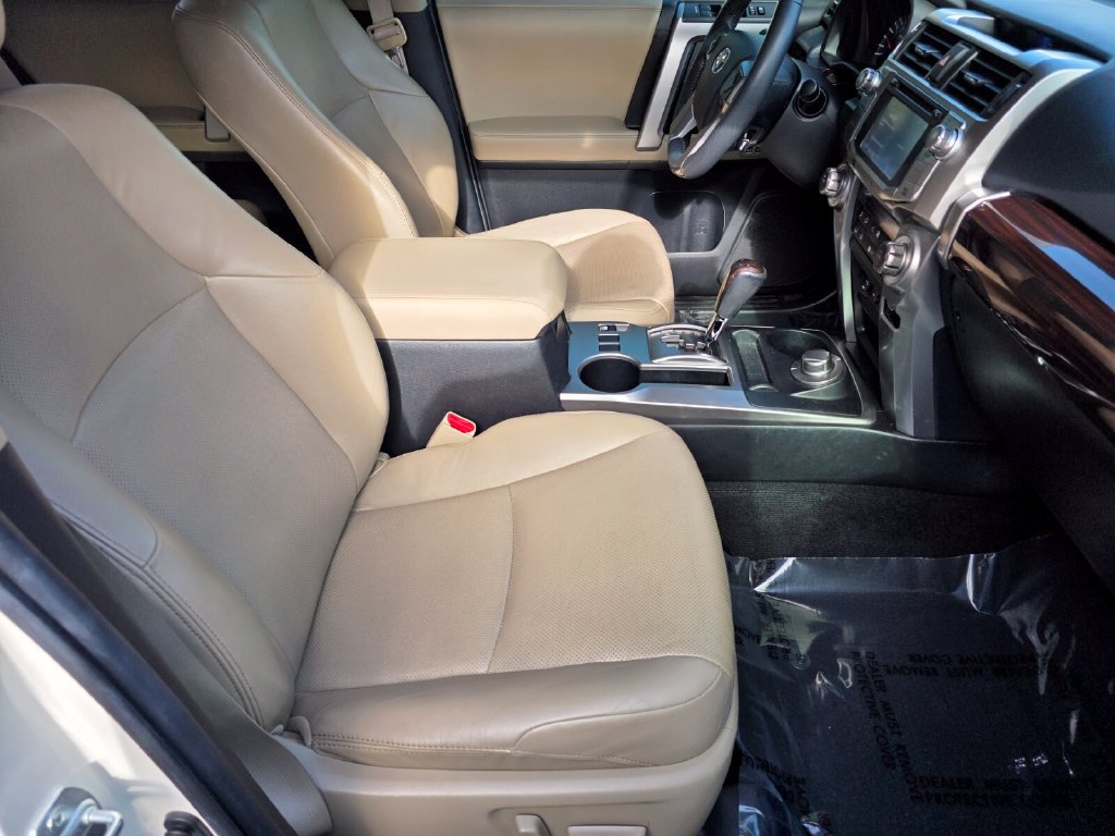 Used 2015 Toyota 4Runner Limited AWD/4WD image 29