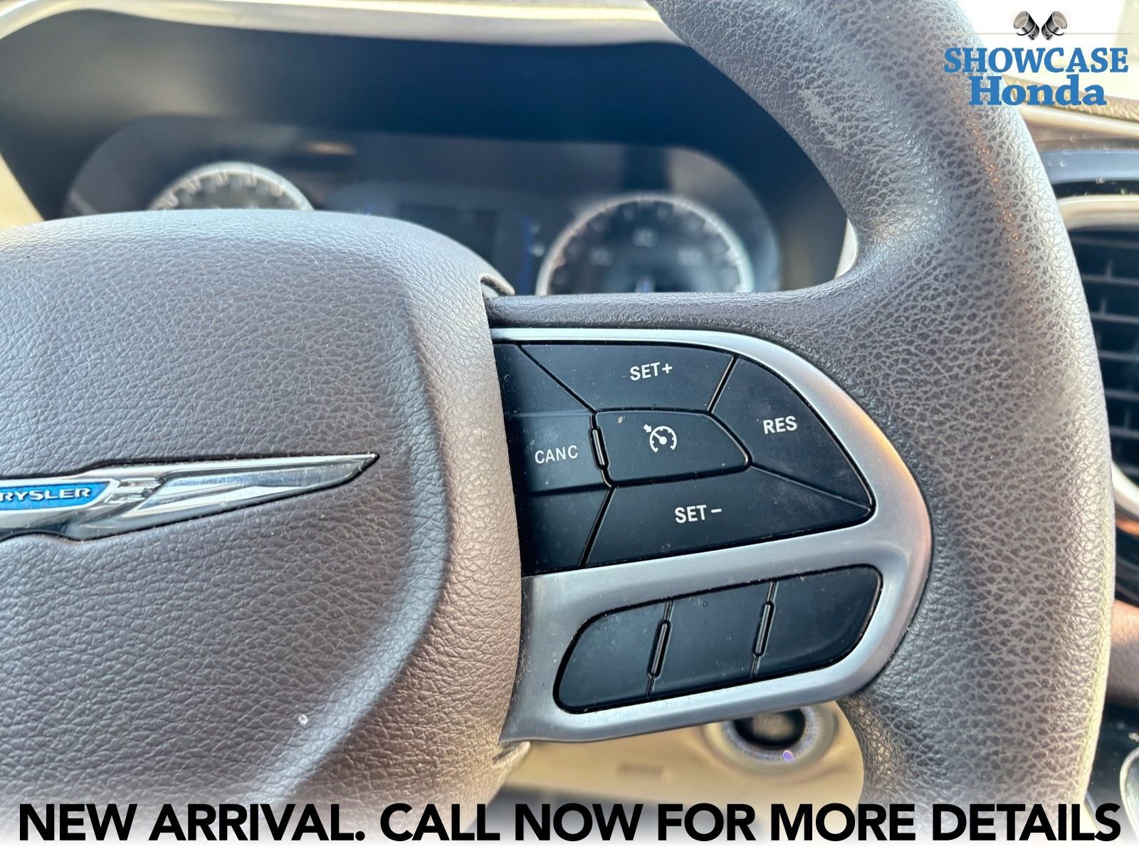 Used 2017 Chrysler Pacifica Touring Plus w/ Tire & Wheel Group image 13