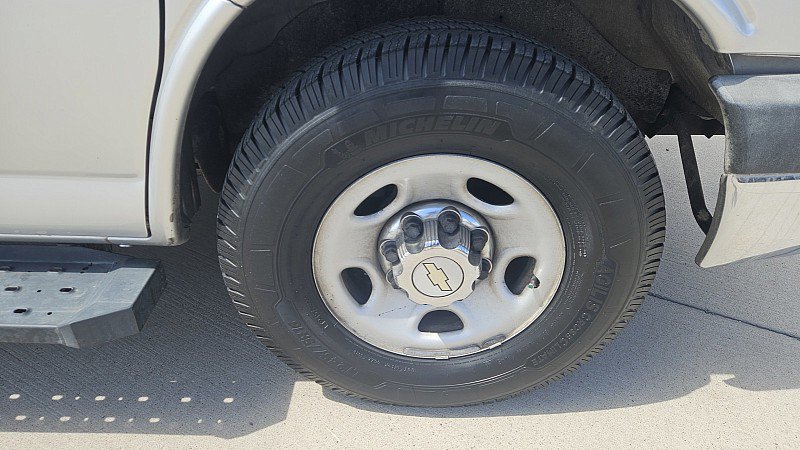 Used 2013 Chevrolet Express 3500 LT w/ LT Preferred Equipment Group RWD image 2