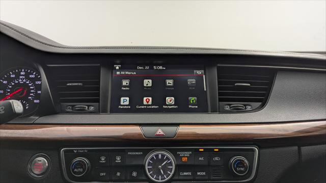 Used 2017 Kia Cadenza Premium w/ Luxury Package image 27