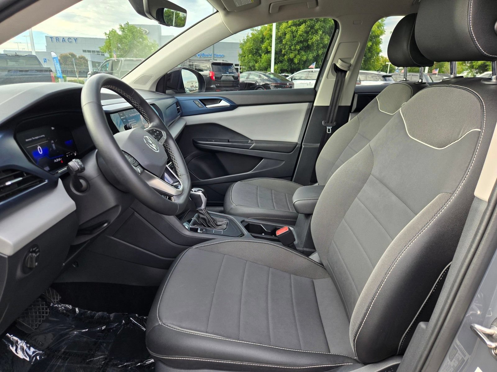 Used 2023 Volkswagen Taos SE FWD image 19