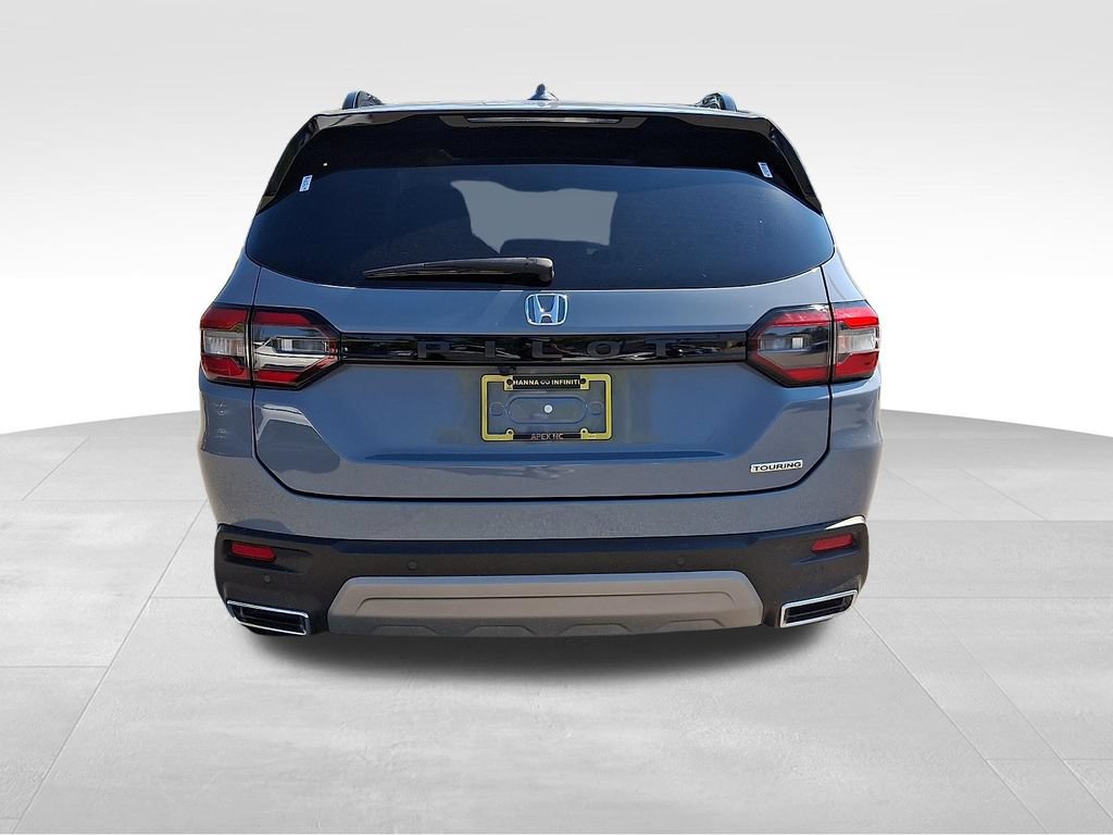 Used 2025 Honda Pilot Touring image 5