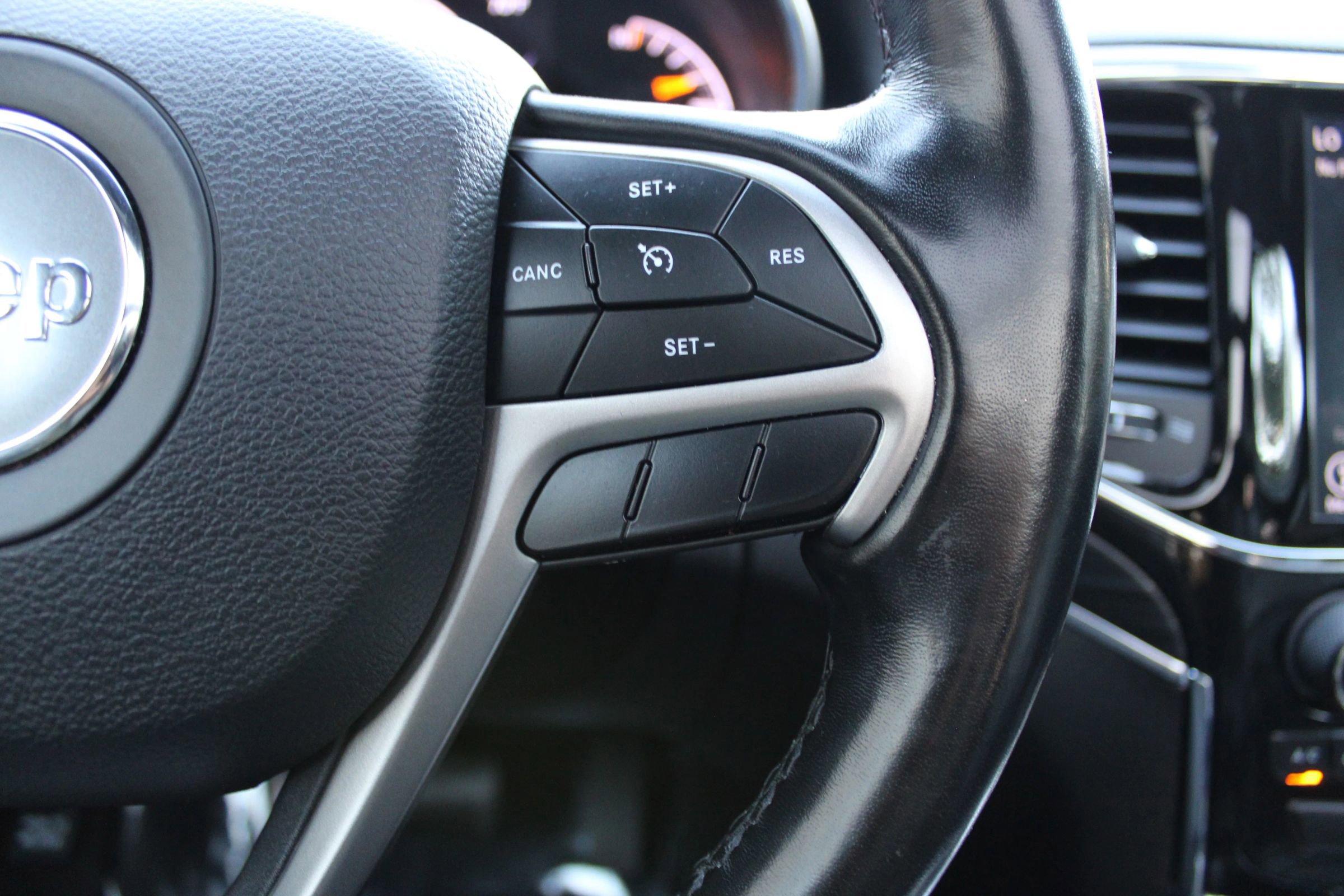 Used 2021 Jeep Grand Cherokee Limited w/ Luxury Group II image 15