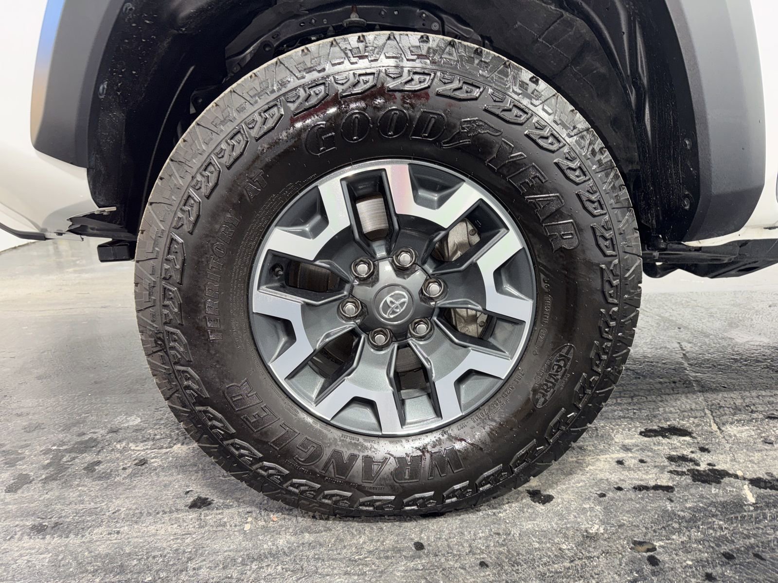 Used 2023 Toyota Tacoma TRD Off-Road w/ Technology Package image 6