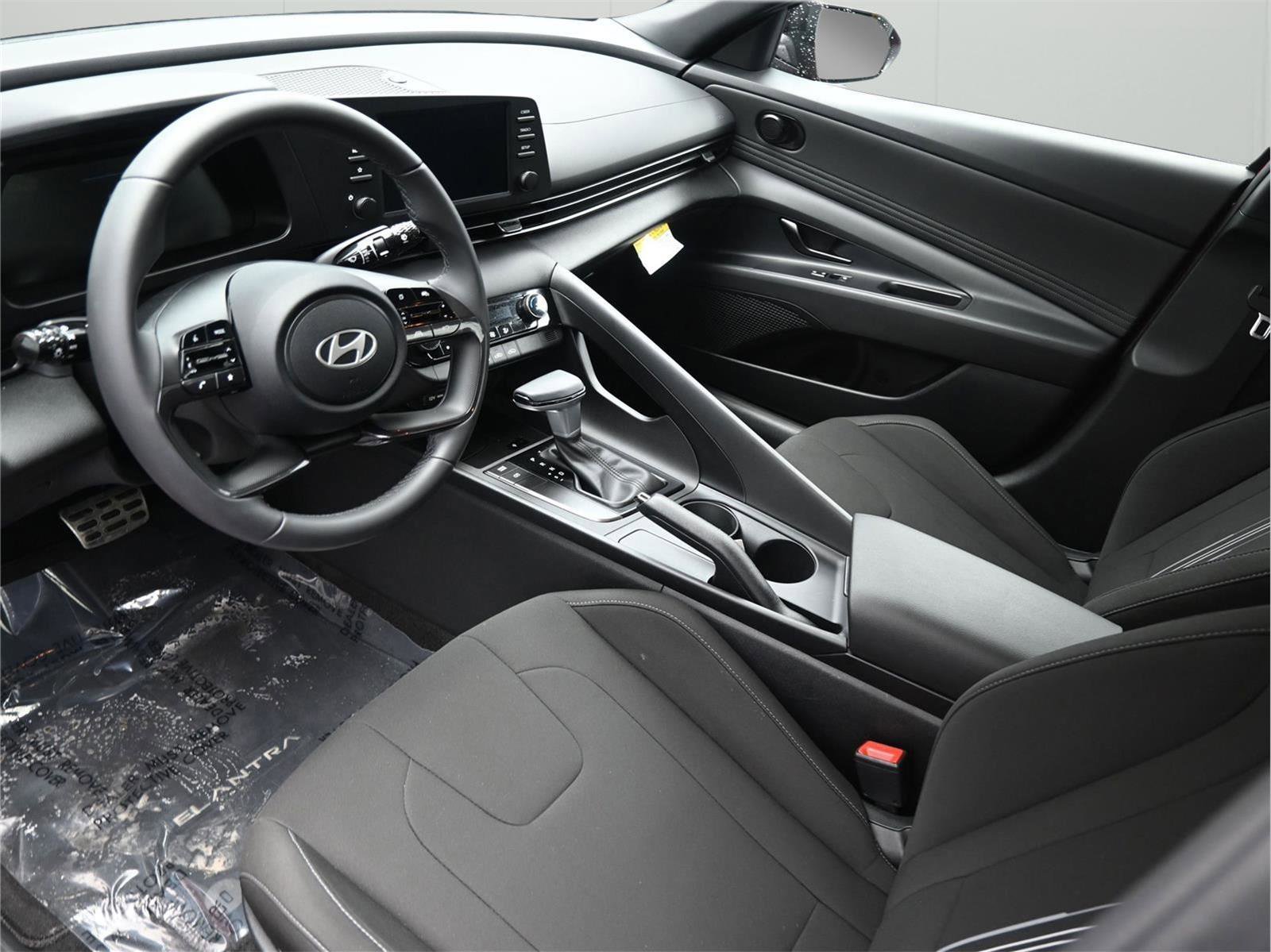 Certified 2025 Hyundai Elantra Sport image 9