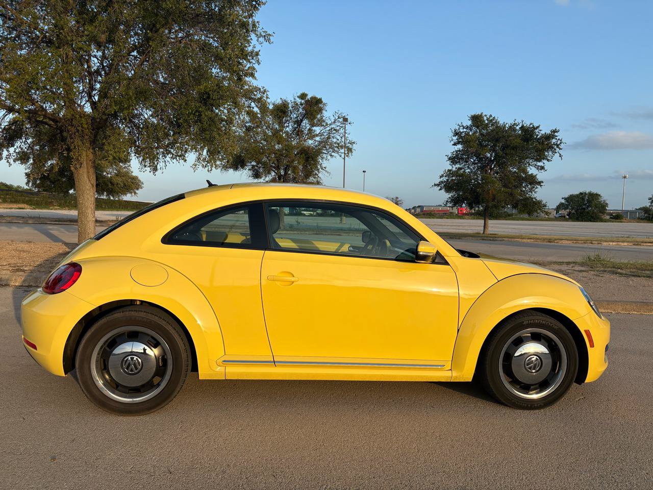 Used 2012 Volkswagen Beetle 2.5 FWD image 47