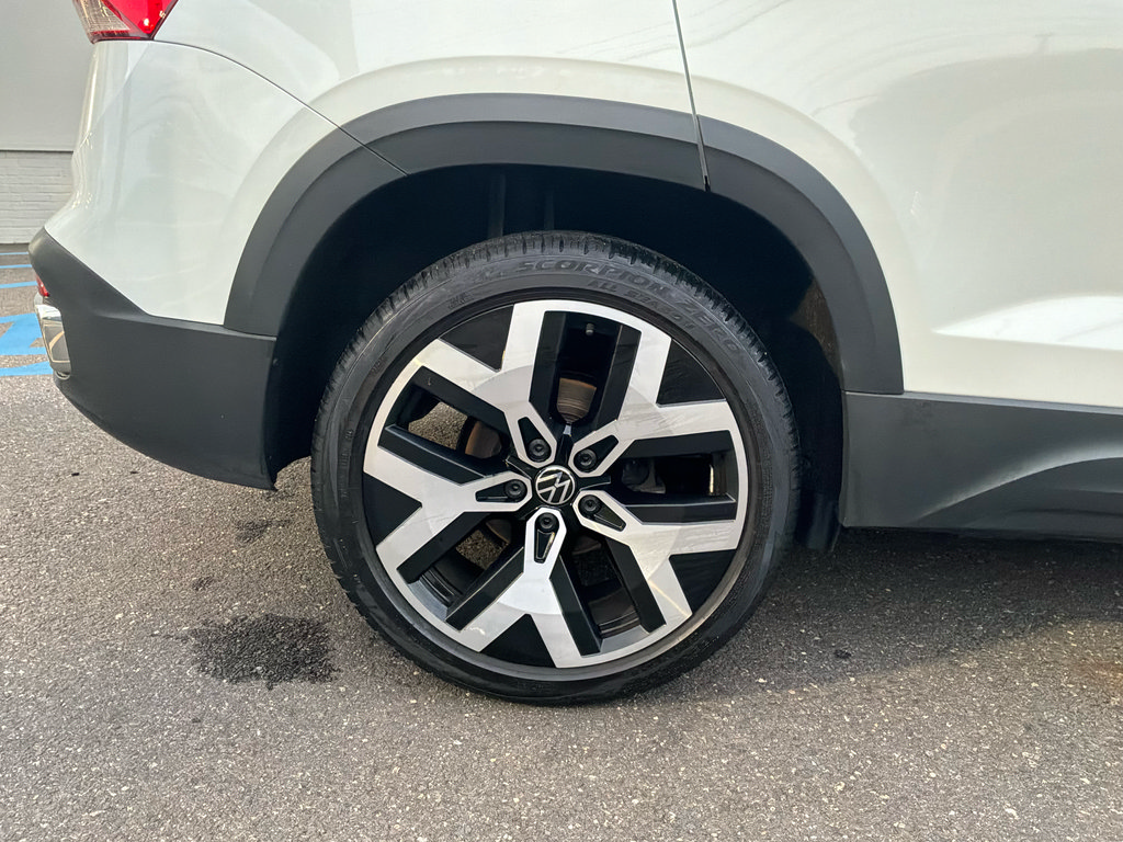 Used 2023 Volkswagen Taos SEL AWD/4WD image 19