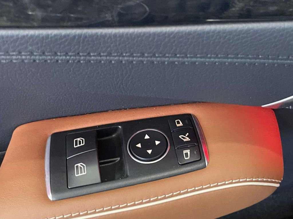 Used 2019 Mercedes-Benz SL 550 image 31