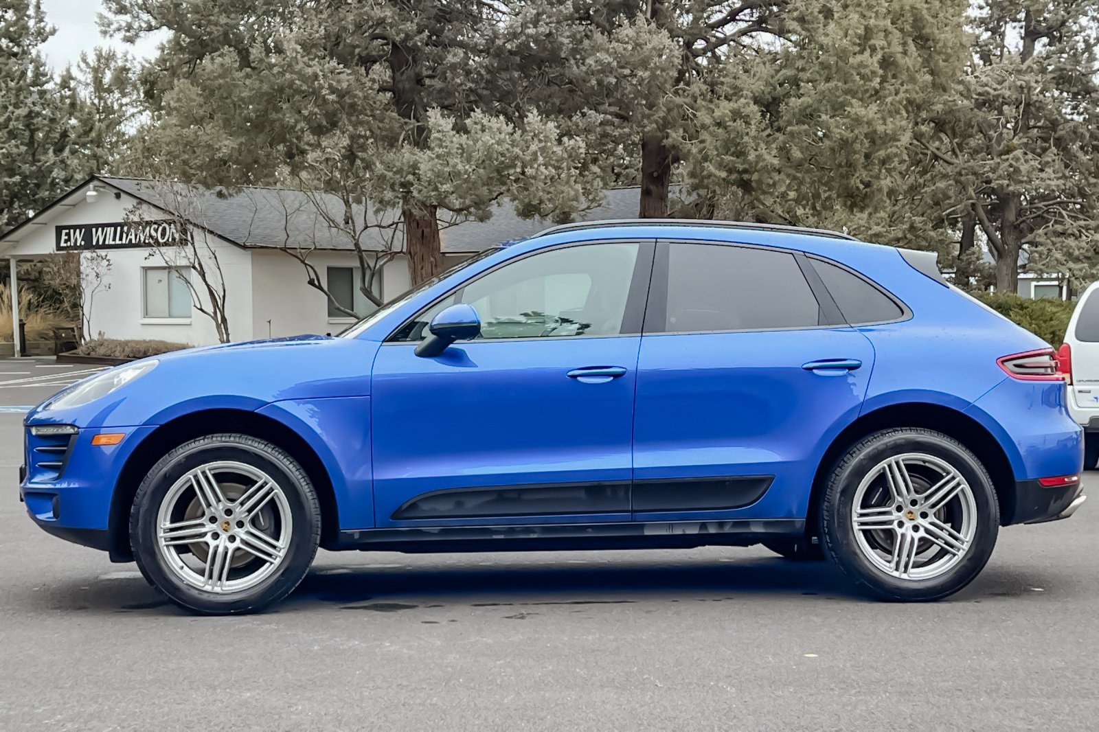 Used 2018 Porsche Macan image 8