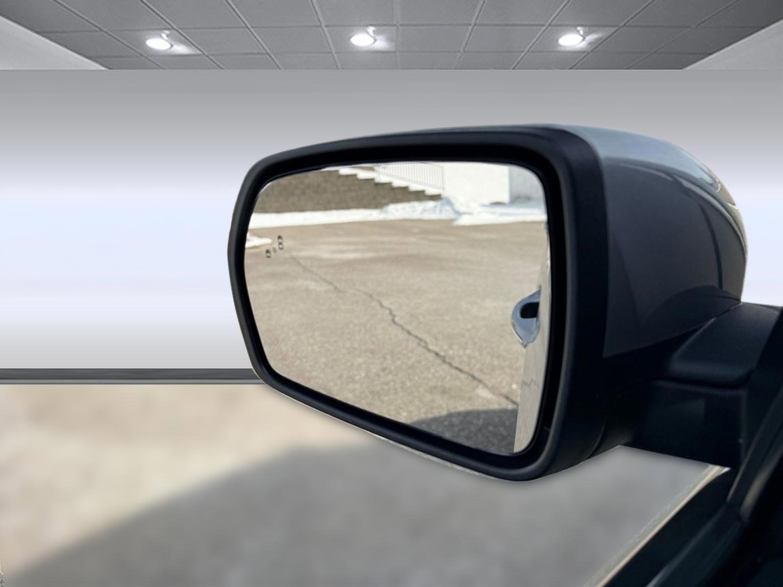 Used 2024 Ford Edge Titanium image 29