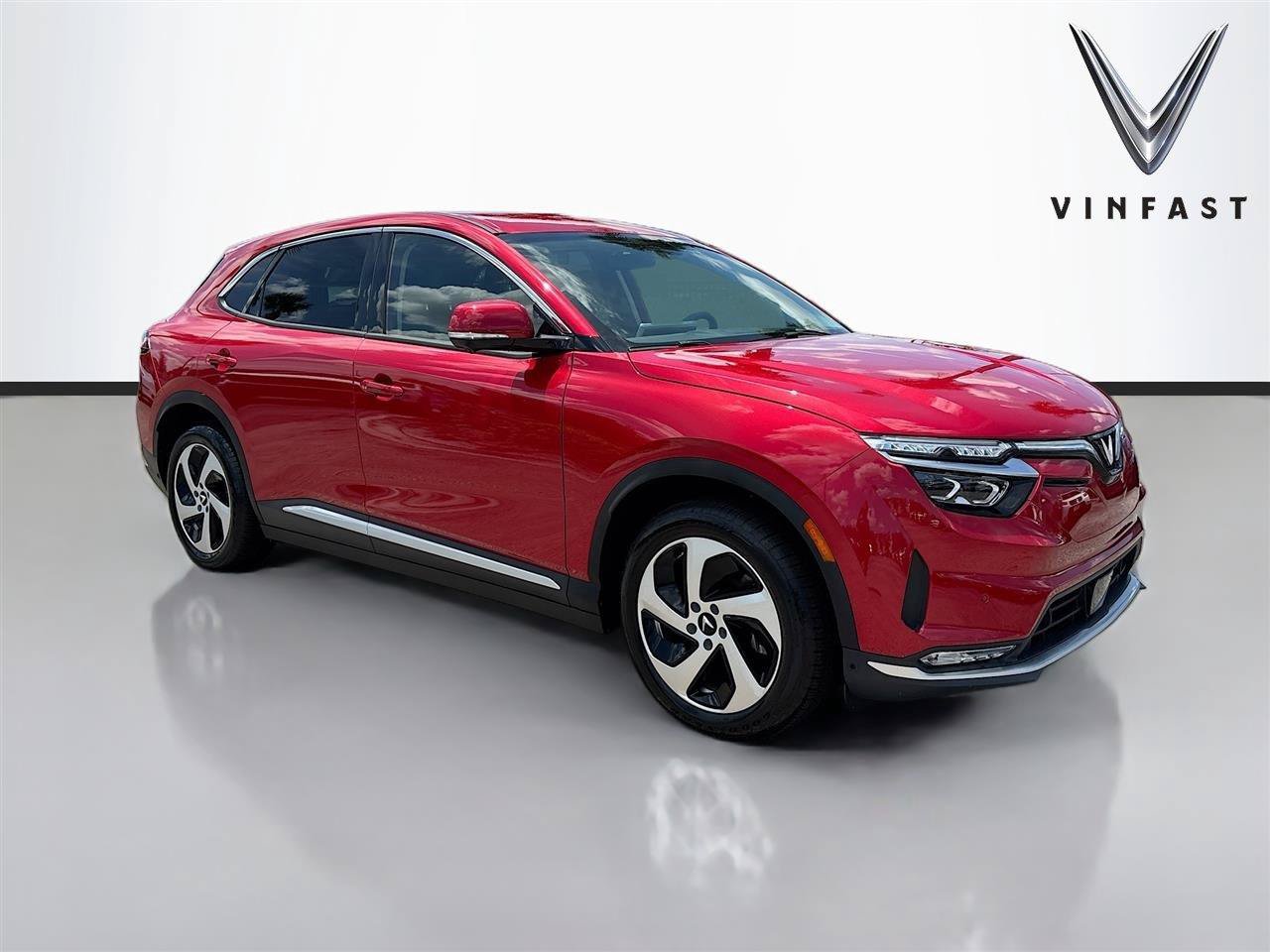 New 2025 VinFast VF 8 Eco AWD/4WD image 1