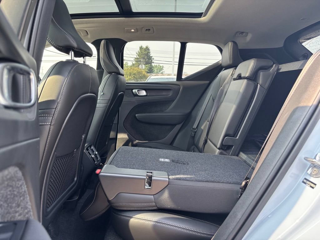Certified 2026 Volvo XC40 B5 Plus w/ Climate Package AWD/4WD image 22
