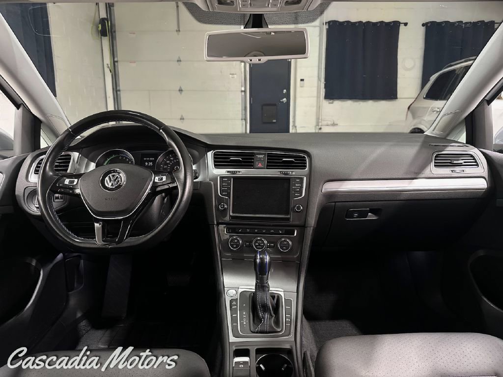 Used 2016 Volkswagen e-Golf SEL Premium image 18