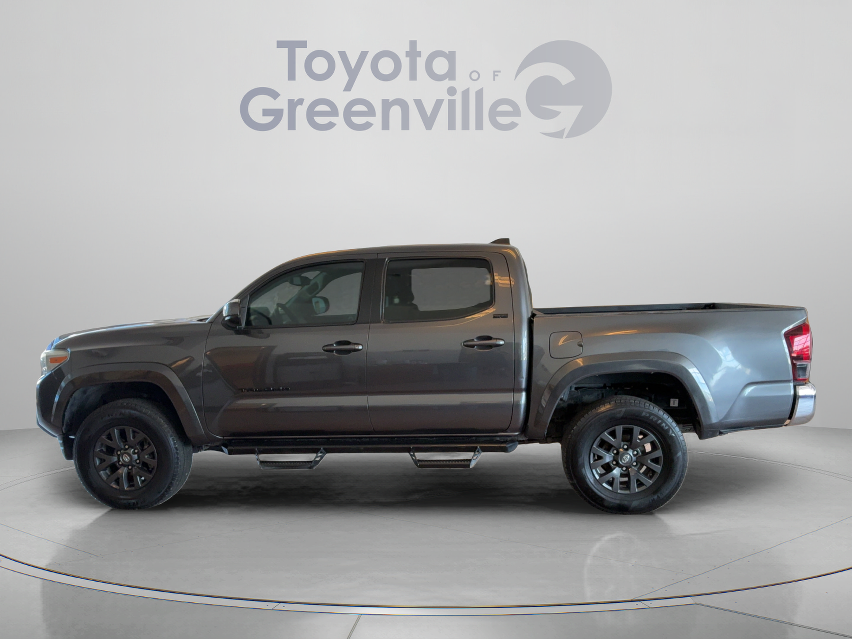 Used 2021 Toyota Tacoma SR5 RWD image 2