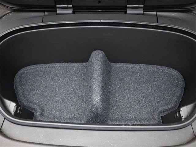 Used 2024 Volvo XC40 Recharge Plus w/ Protection Package Premier image 29