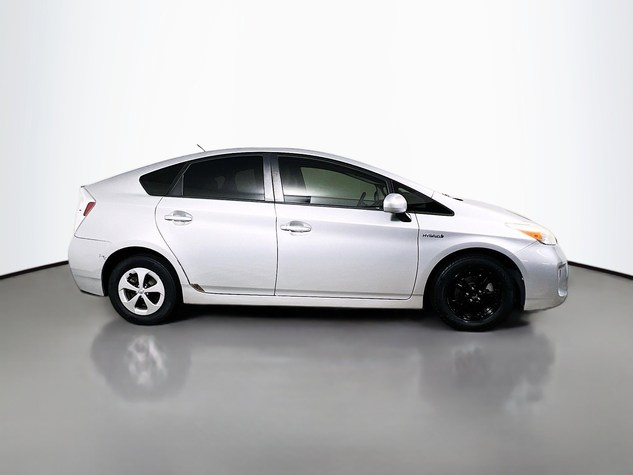 Used 2015 Toyota Prius Two image 3
