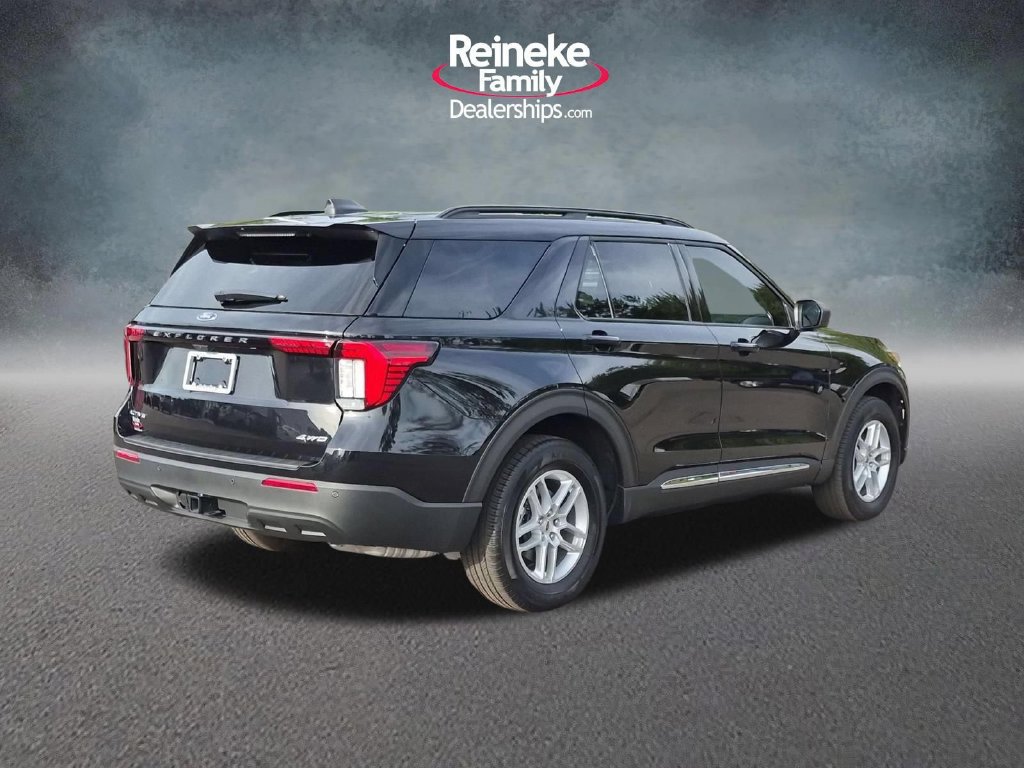 Used 2025 Ford Explorer Active AWD/4WD image 6