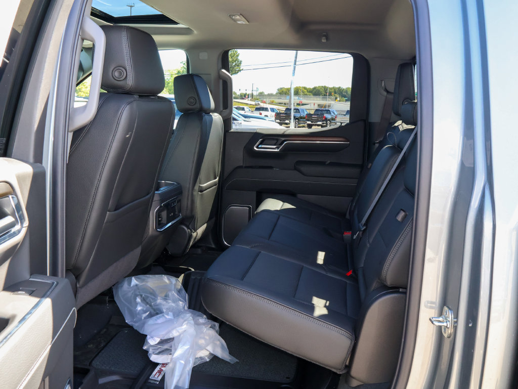 New 2026 GMC Sierra 1500 Denali w/ Denali Reserve Package AWD/4WD image 11