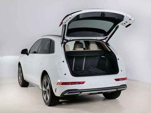 Used 2023 Audi Q5 Premium AWD/4WD image 6