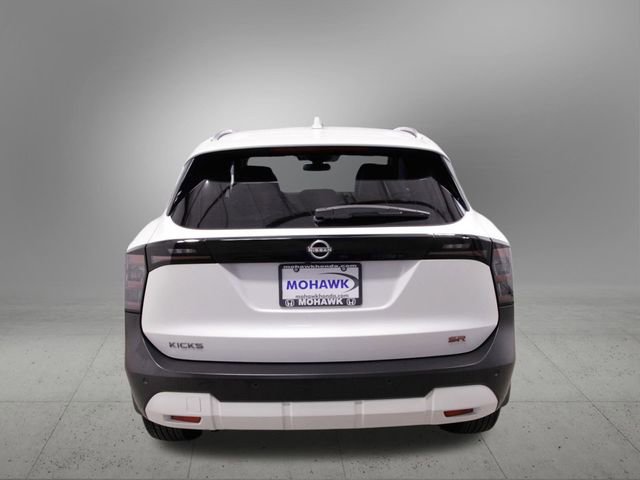 Used 2025 Nissan Kicks SR image 5