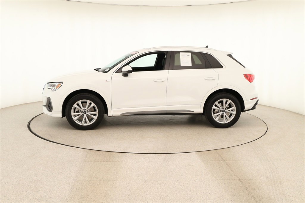 Certified 2025 Audi Q3 2.0T Premium w/ Convenience Package image 2