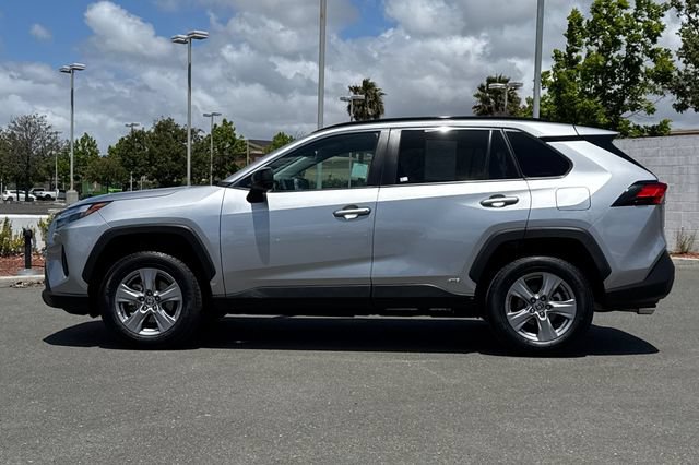 Used 2023 Toyota RAV4 LE AWD/4WD image 7