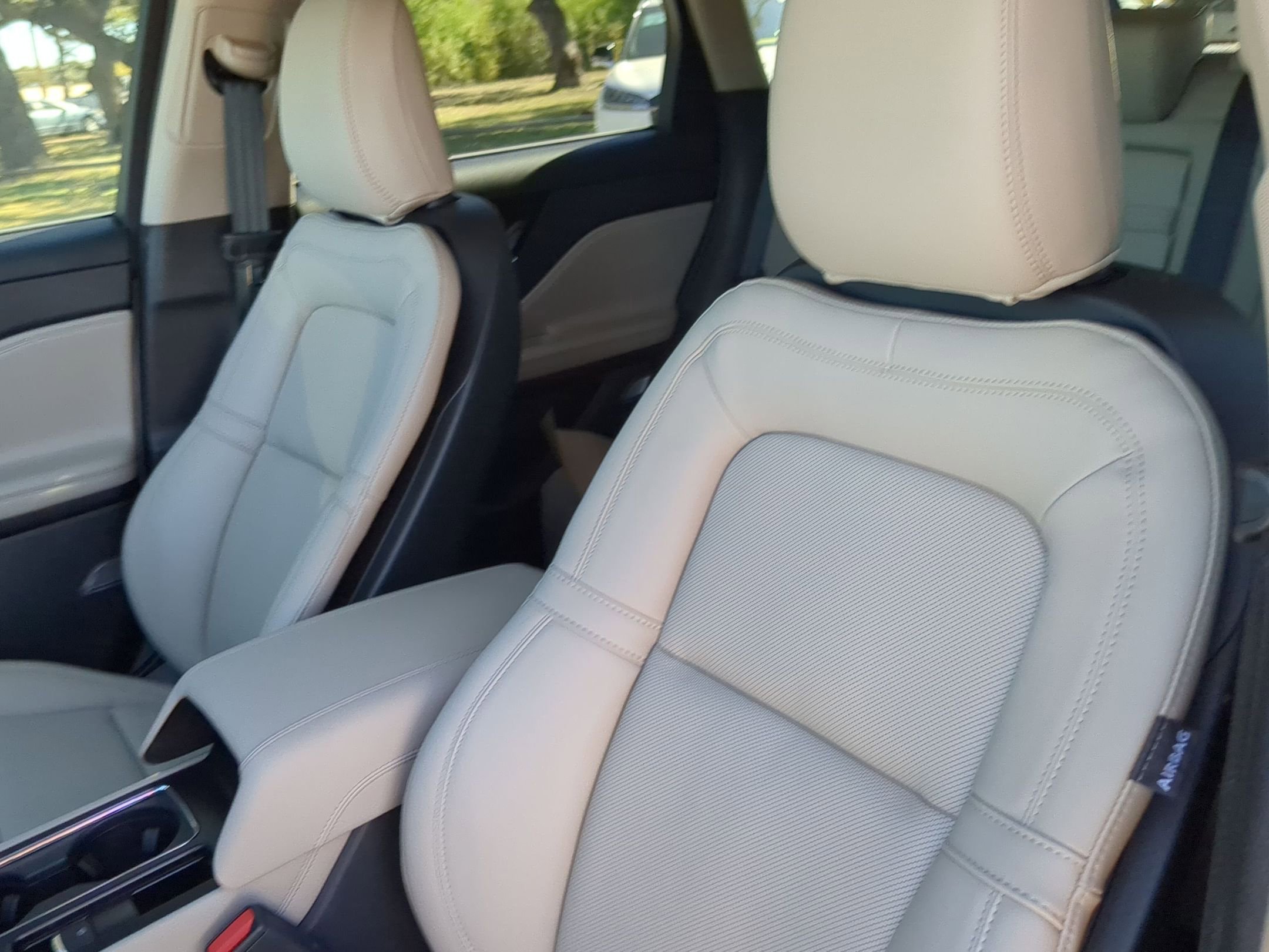 New 2026 Lincoln Corsair Premiere image 10