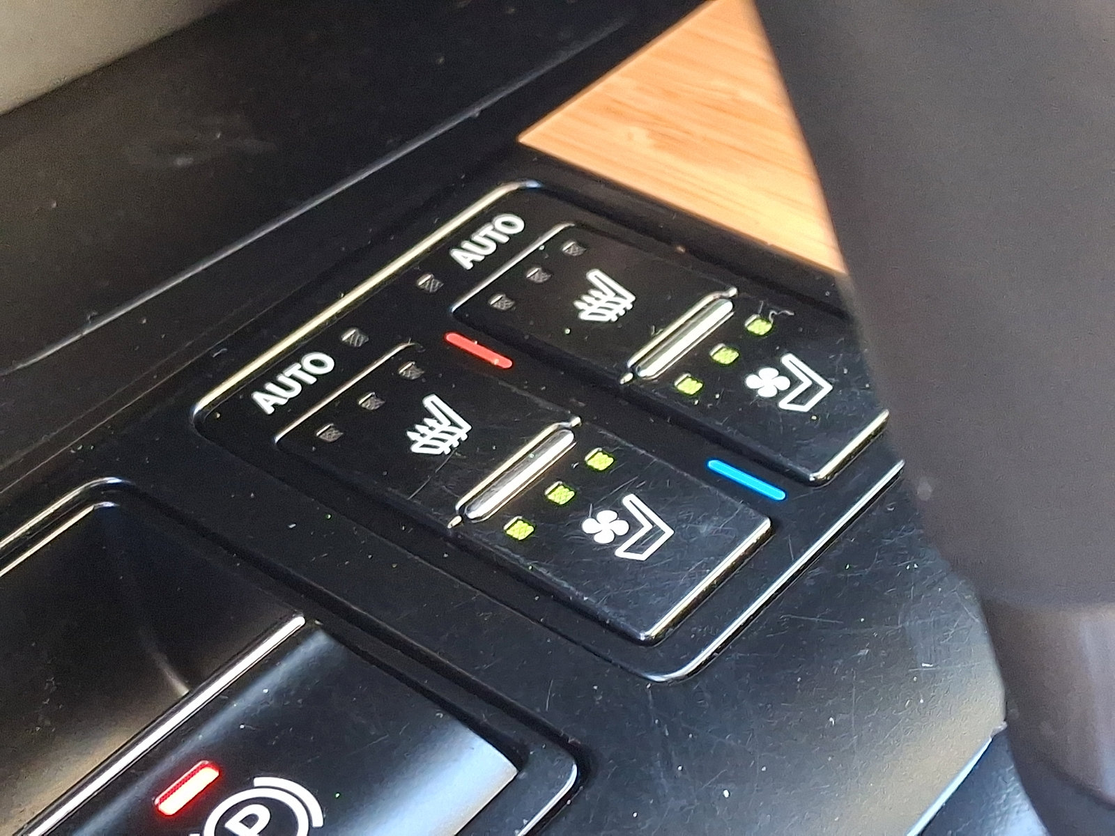 Certified 2021 Lexus RX 350L Premium w/ Premium Package image 25