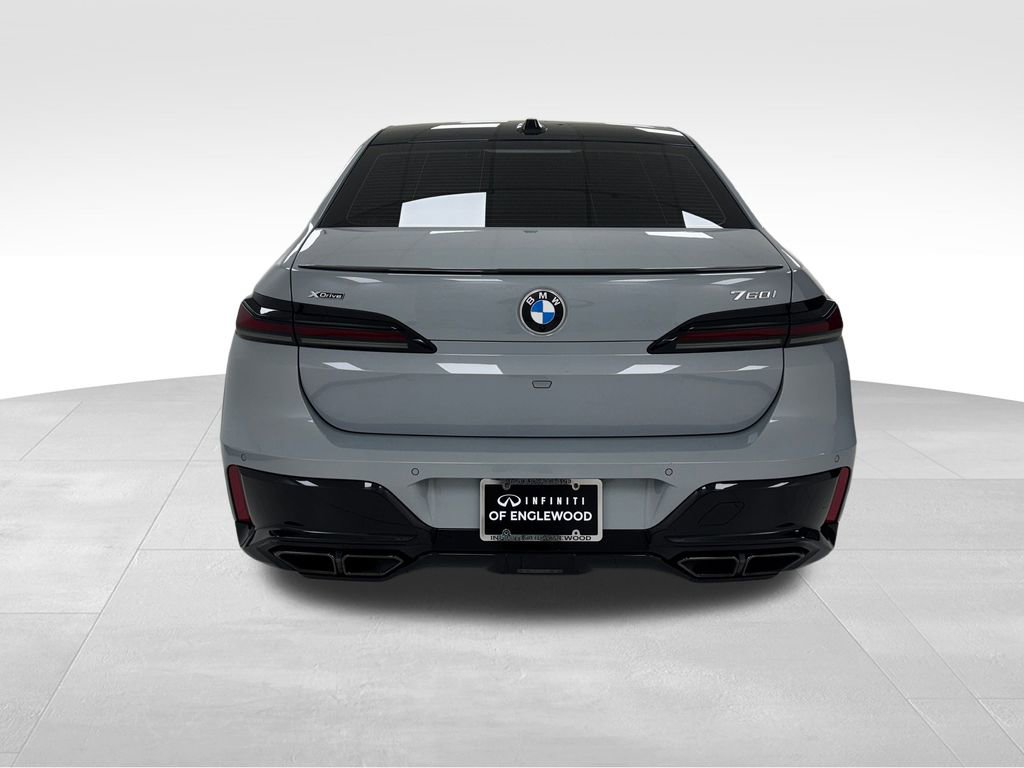 Used 2023 BMW 760i xDrive w/ Executive Package image 6
