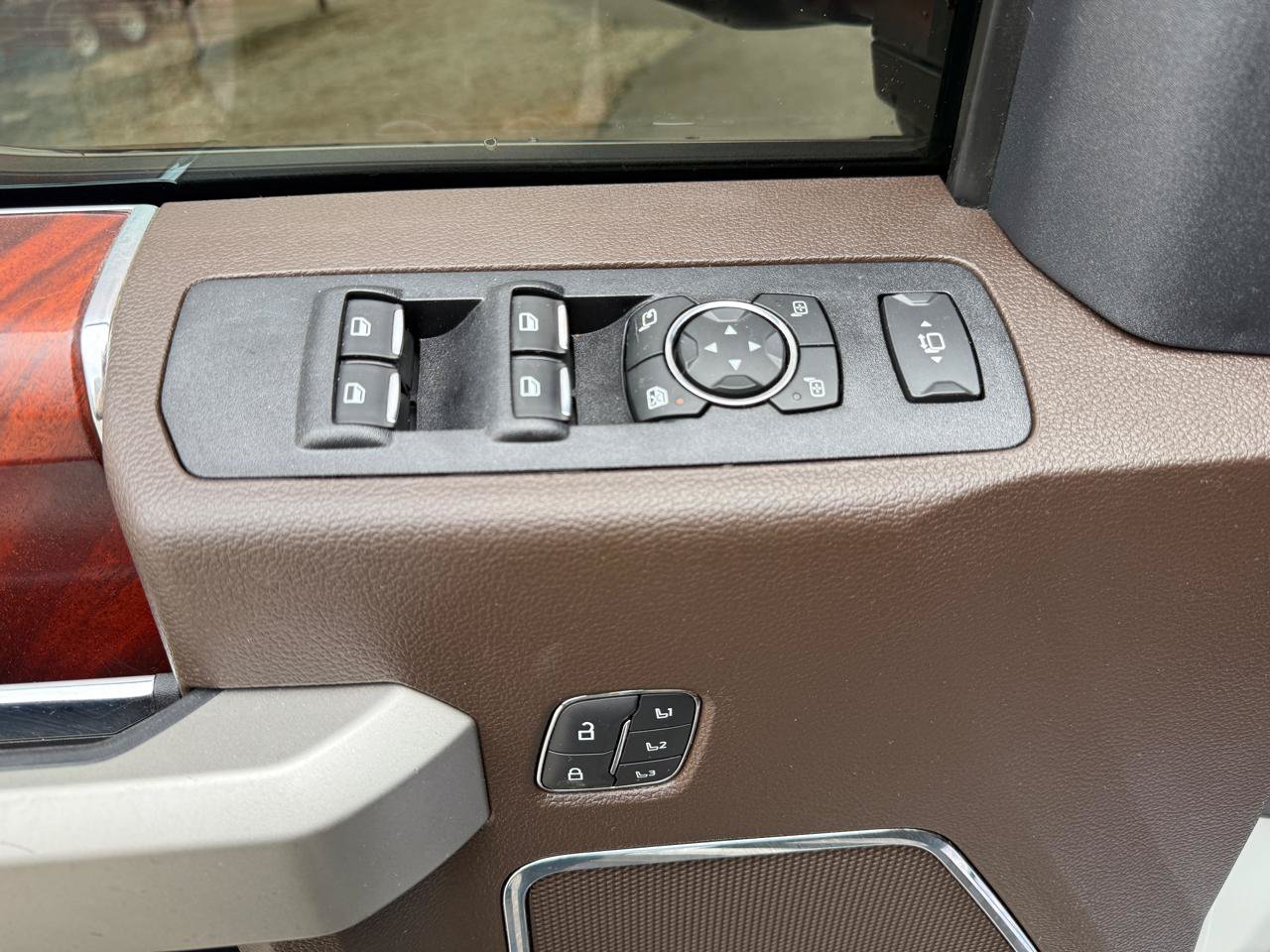 Used 2022 Ford F250 King Ranch w/ King Ranch Ultimate Package AWD/4WD image 24