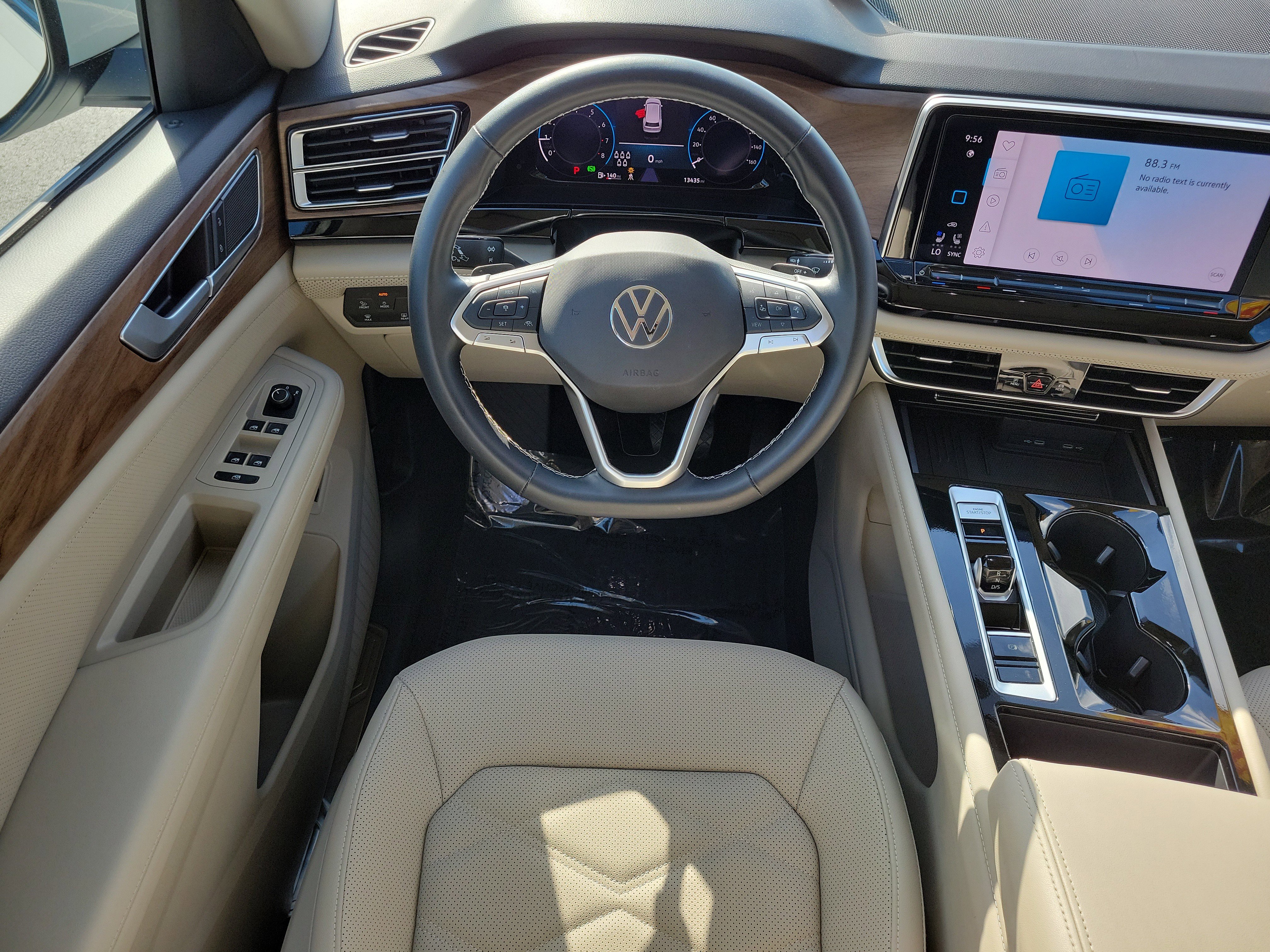 Used 2025 Volkswagen Atlas SE FWD image 14