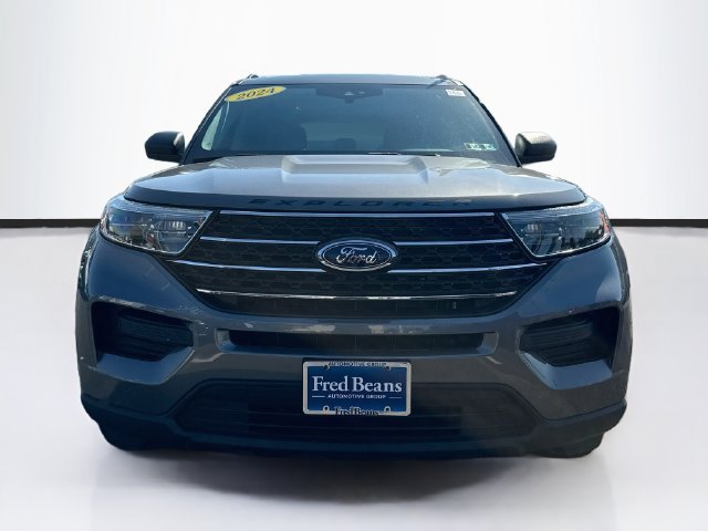 Used 2024 Ford Explorer XLT AWD/4WD image 2