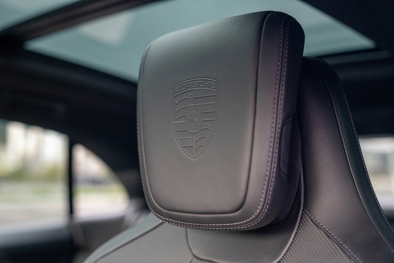 Certified 2025 Porsche Macan 4 Electric image 13