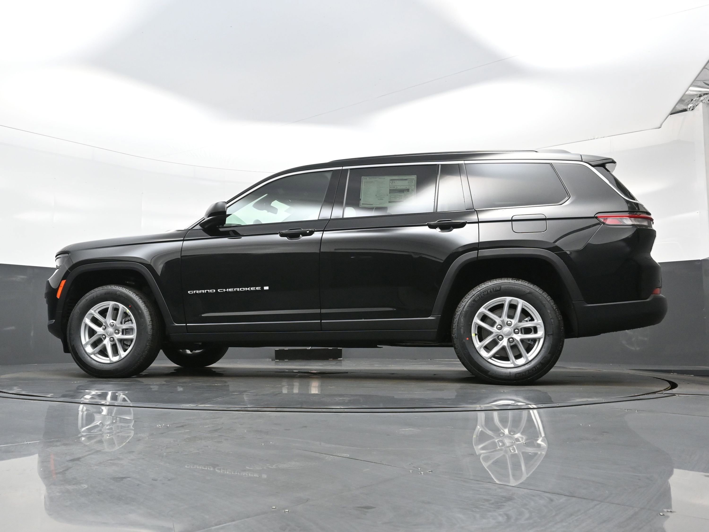 New 2026 Jeep Grand Cherokee L 4WD image 13