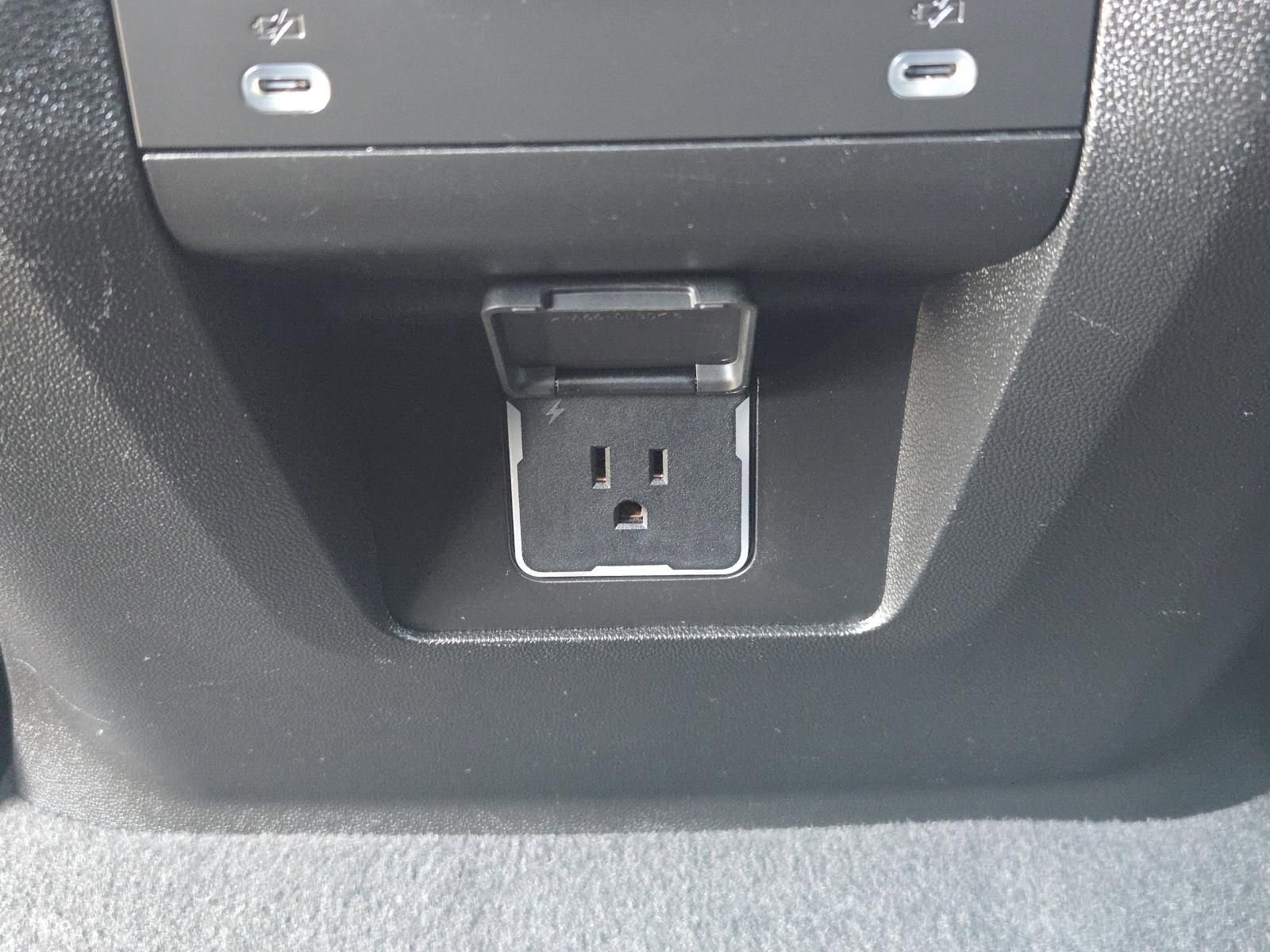 Used 2024 Chevrolet Tahoe LT image 31