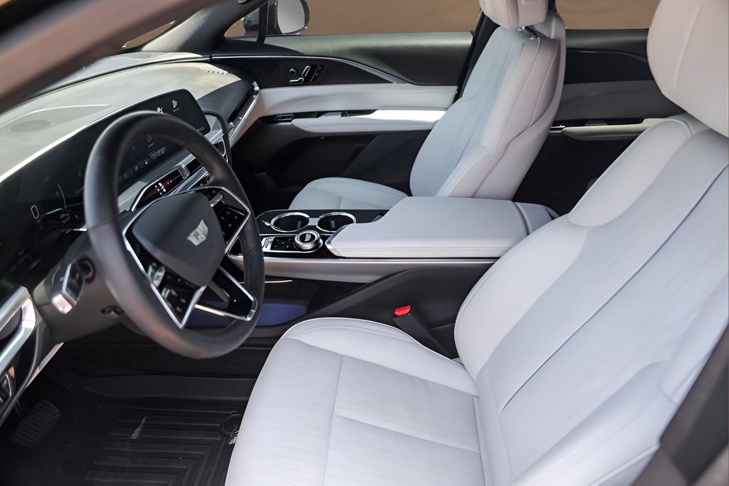 Certified 2024 Cadillac Lyriq Sport AWD/4WD image 8