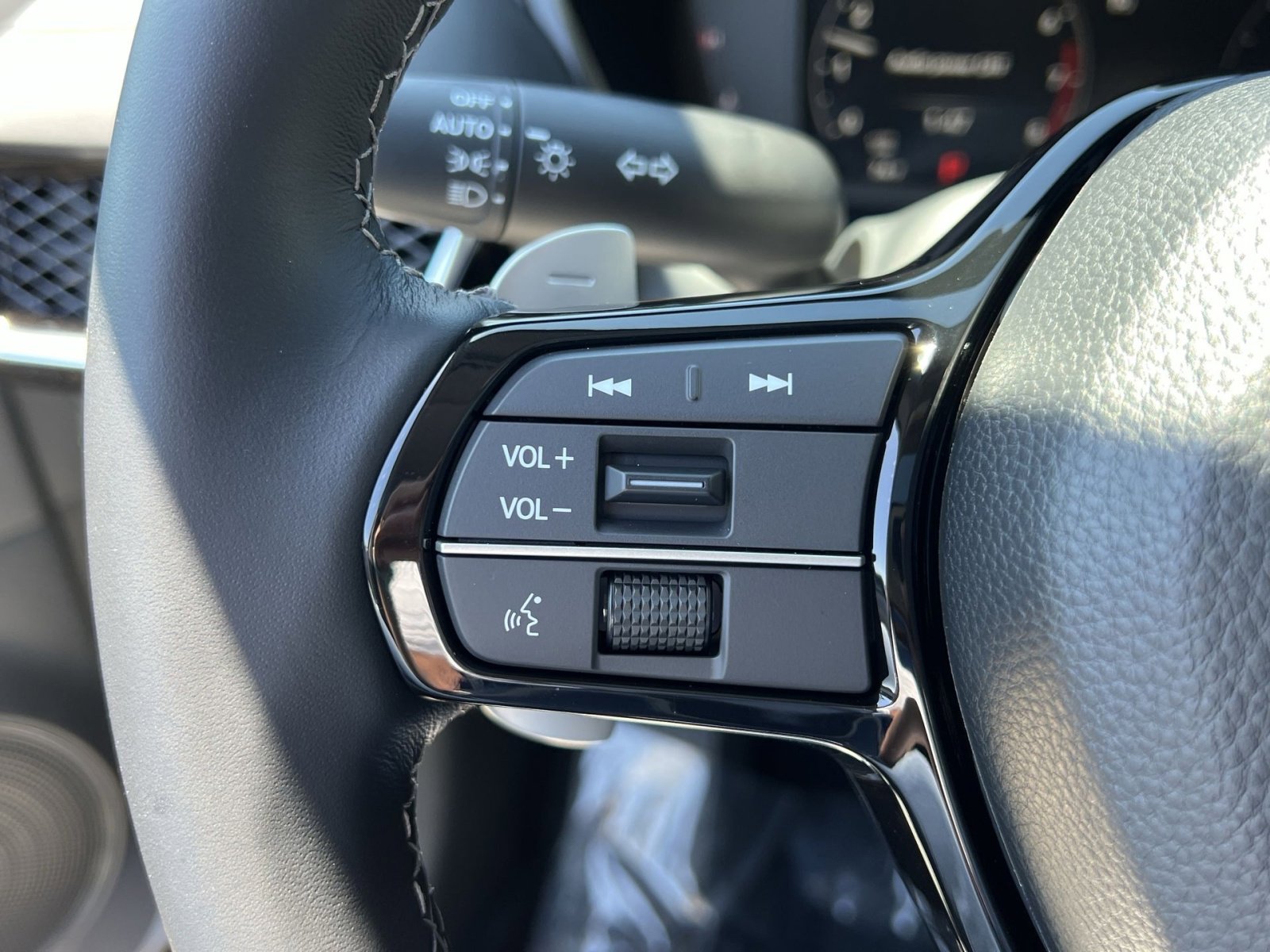 Certified 2025 Acura ADX FWD image 34