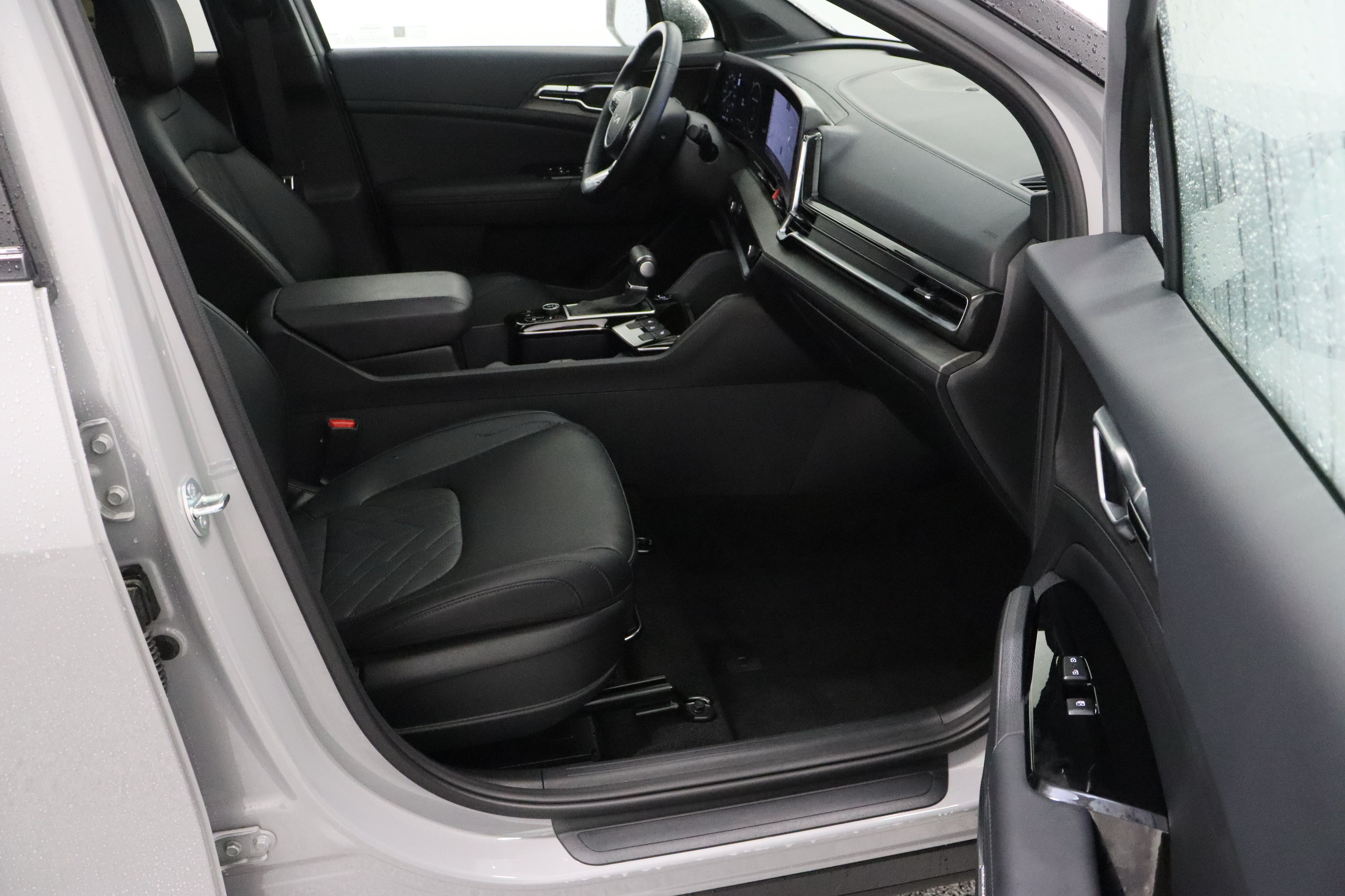 Used 2025 Kia Sportage X-Pro AWD/4WD image 40