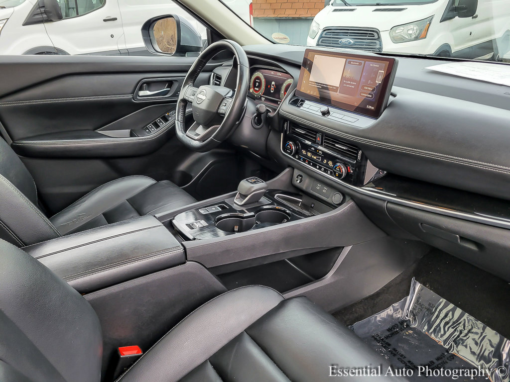 Used 2025 Nissan Rogue SL w/ Tech Package image 36