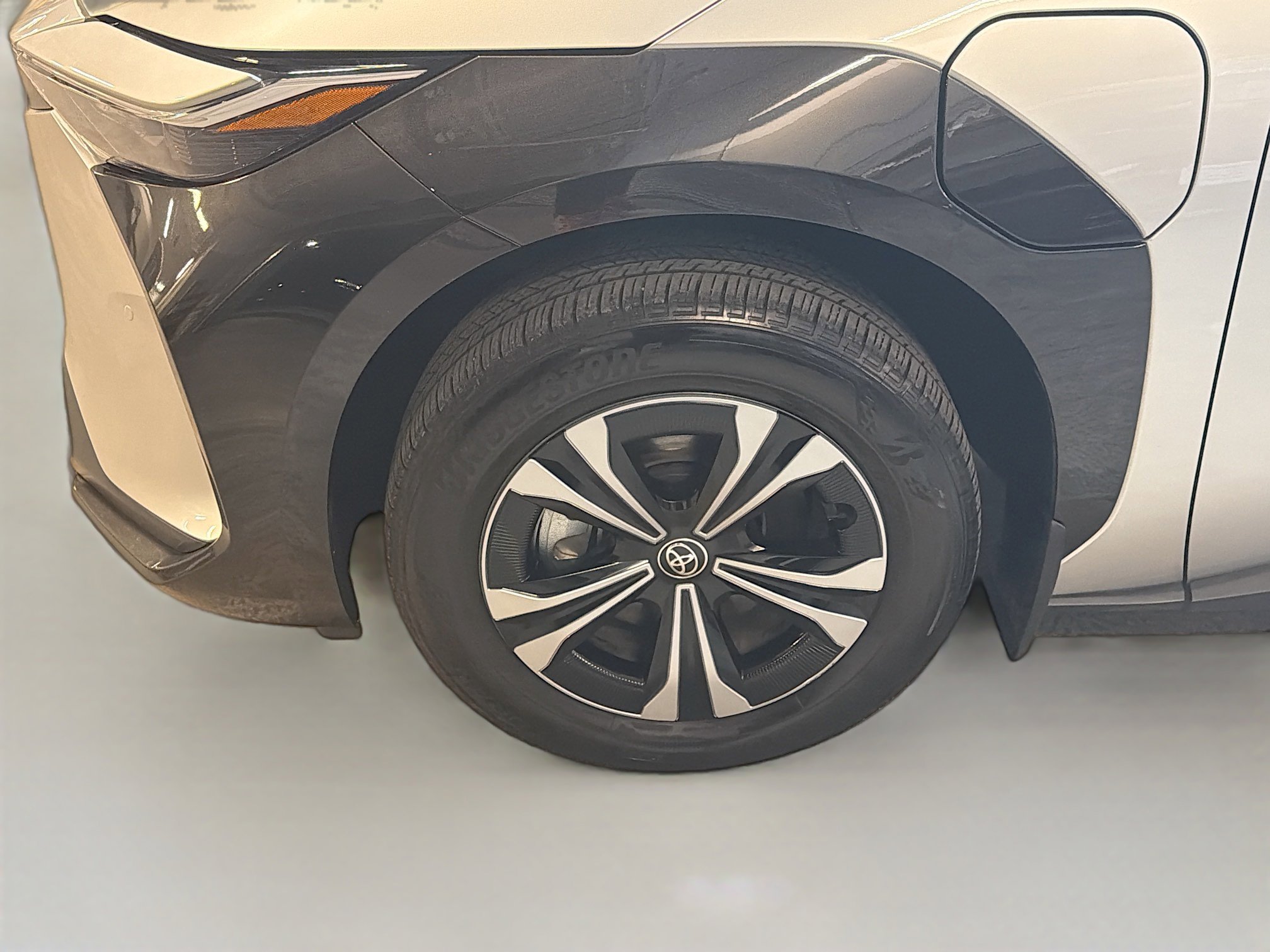 Used 2025 Toyota bZ4X XLE image 11