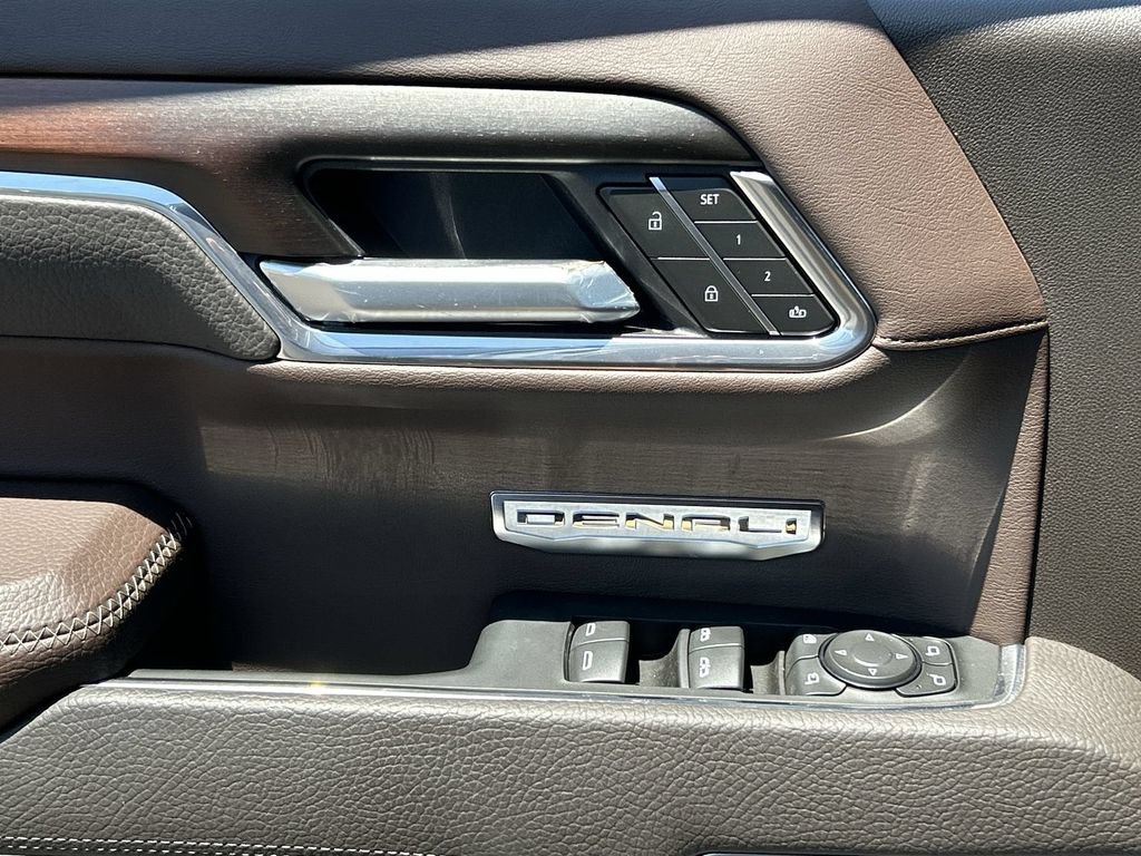 Used 2025 GMC Sierra 1500 Denali w/ Denali Reserve Package AWD/4WD image 24