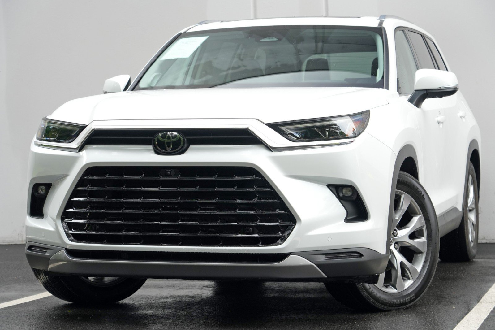 Used 2024 Toyota Grand Highlander FWD image 3