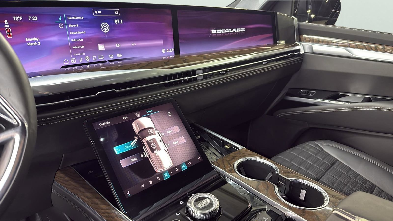 Used 2025 Cadillac Escalade Sport Platinum w/ LPO, ONYX Package image 20