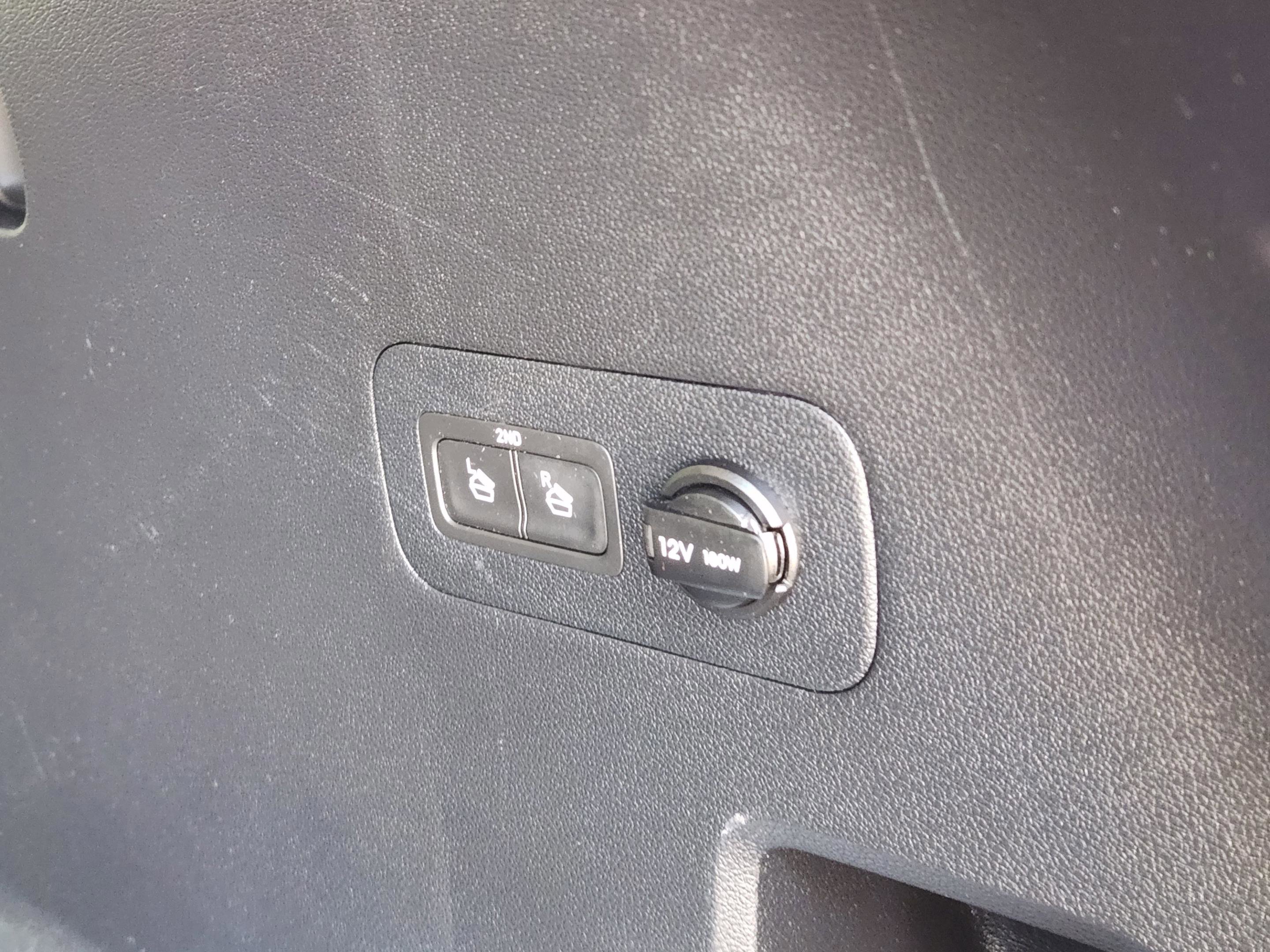 Used 2019 Hyundai Santa Fe FWD w/ Cargo Package image 31