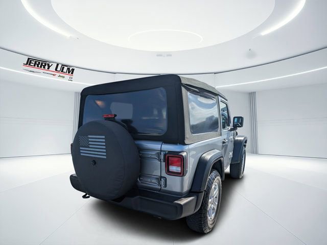Used 2018 Jeep Wrangler Sport image 3