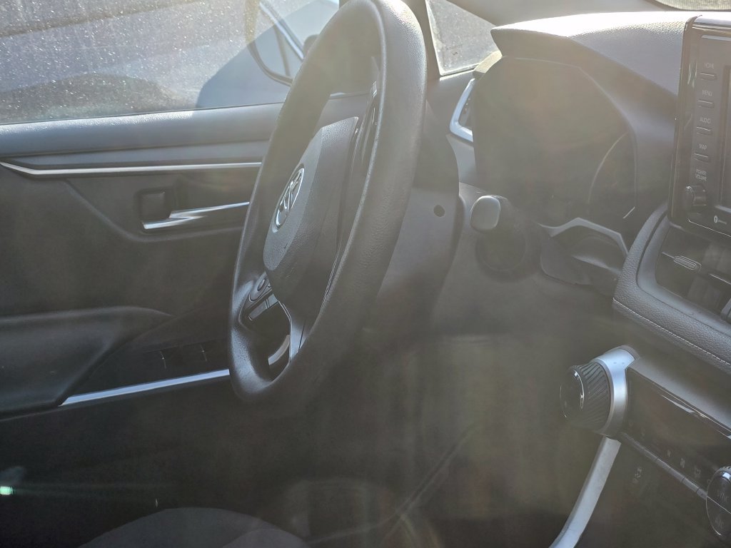 Used 2022 Toyota RAV4 XLE AWD/4WD image 15