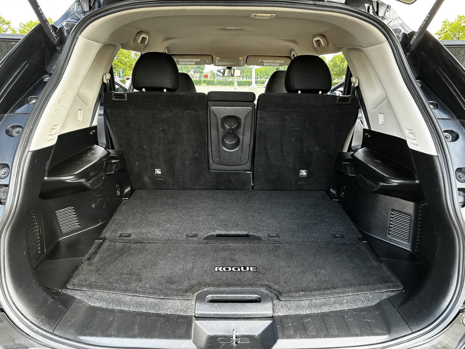 Used 2017 Nissan Rogue SV AWD/4WD image 22