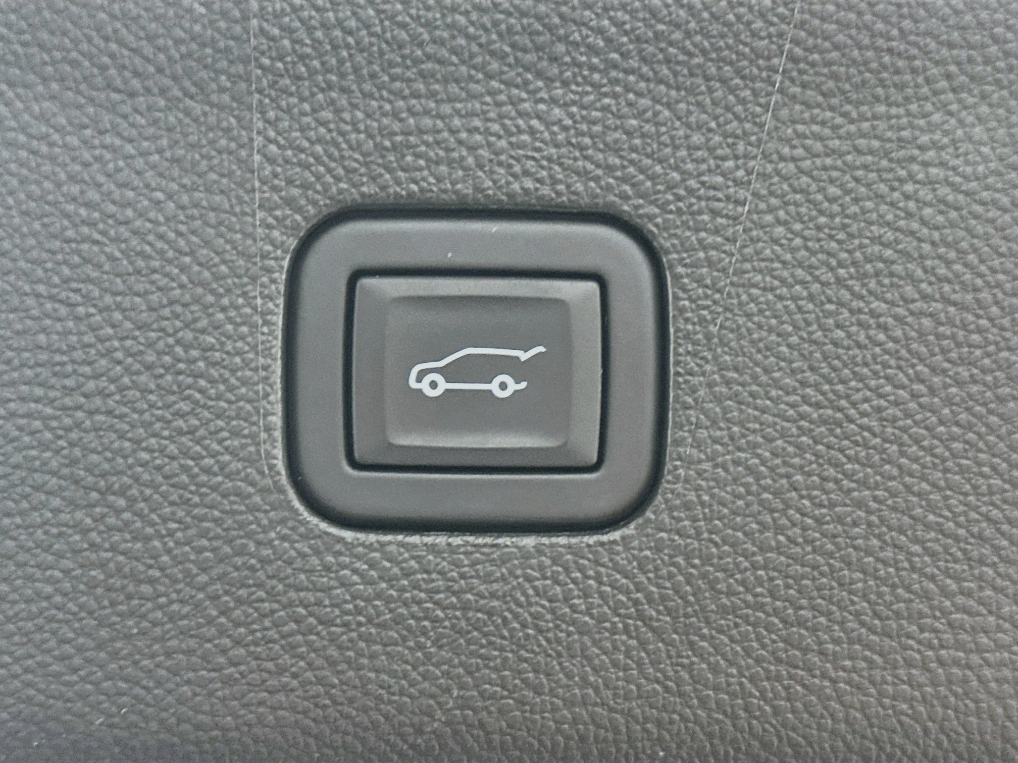Used 2023 Buick Enclave Essence w/ Trailering Package, 5000 lbs. FWD image 31