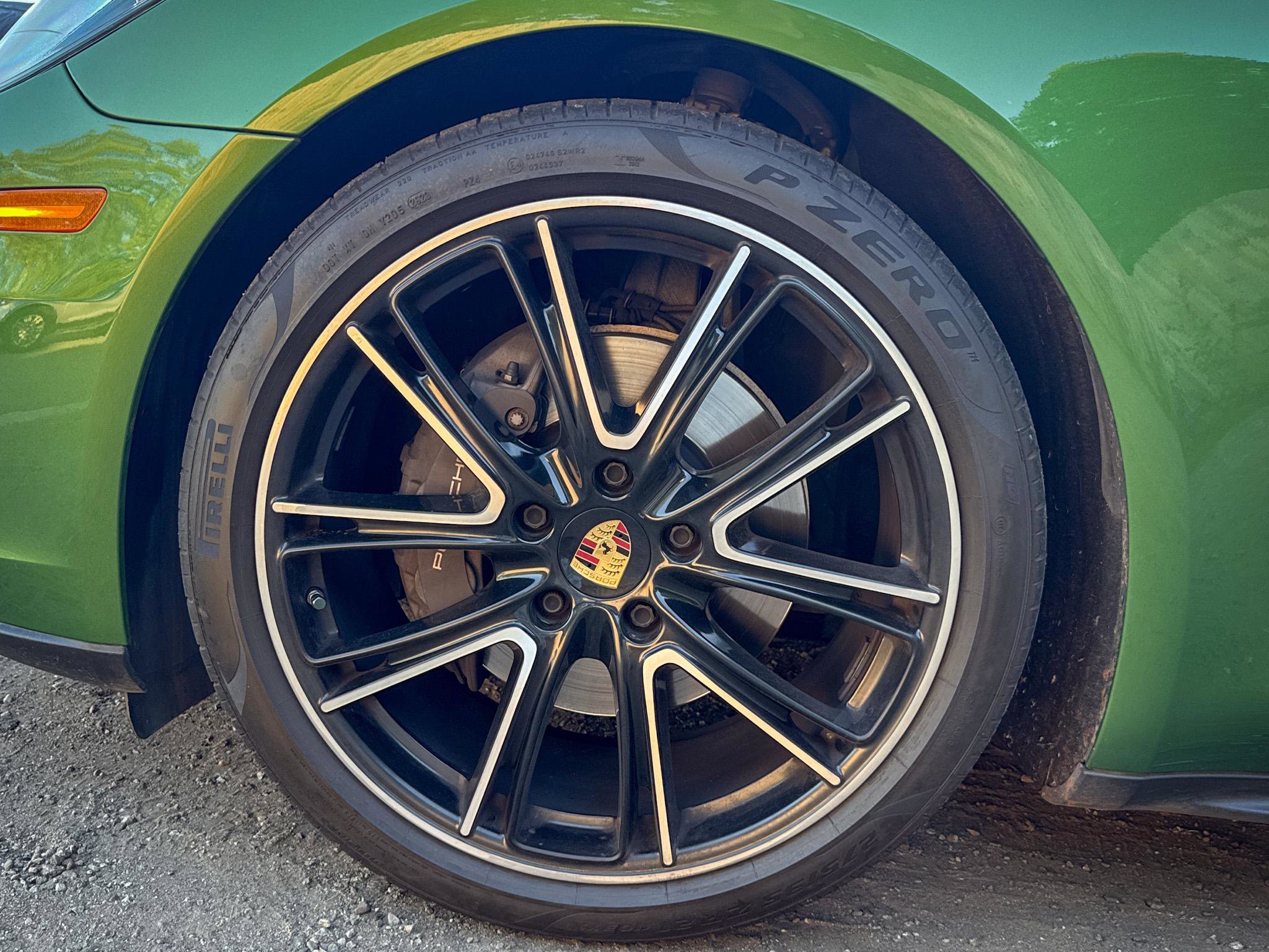 Used 2018 Porsche Panamera 4 image 3