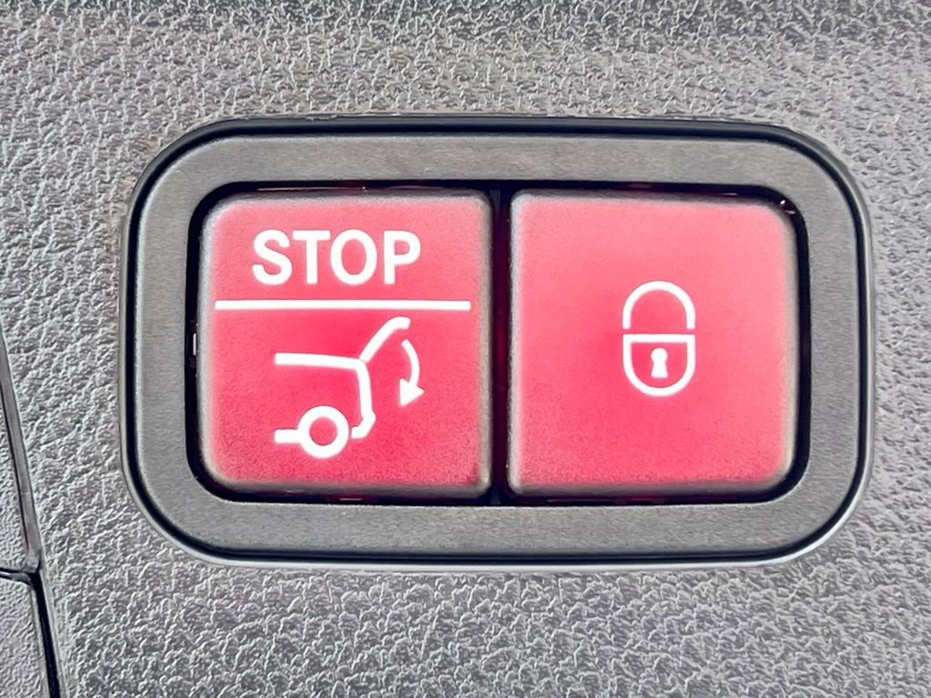 Certified 2022 Mercedes-Benz GLC 300 4MATIC image 36